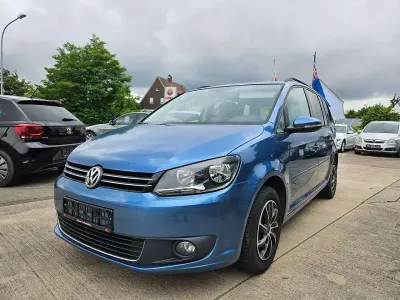 Gebraucht VW Touran Comfortline 105 PS (77 kW) 2014 Pacific blue metallic Van / Kleinbus