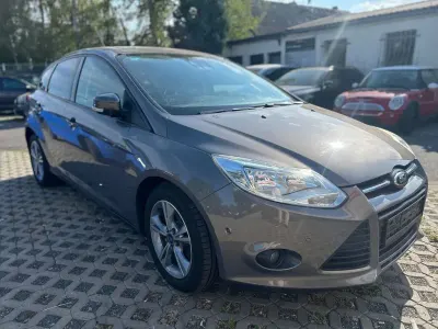 Gebraucht Ford Focus Trend 116 PS (85 kW) 2013 Braun Limousine