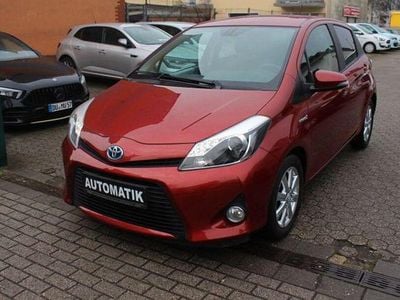 Gebraucht Toyota Yaris Hybrid Edition 75 PS (55 kW) 2014 Rot Limousine