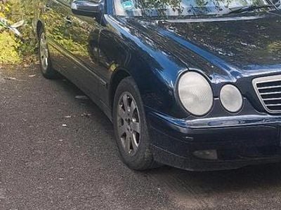 Gebraucht Mercedes E280 204 PS (150 kW) 2002 Blau Limousine