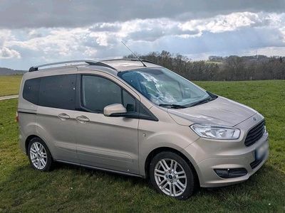 Gebraucht Ford Tourneo 101 PS (74 kW) 2018 Silber Van
