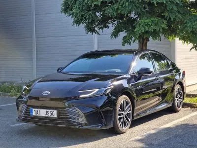 Gebraucht Toyota Camry Executive 230 PS (169 kW) 2025 Schwarz Limousine