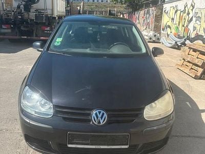 Usata VW Golf V 105 CV (77 kW) 2004 Nero Utilitaria