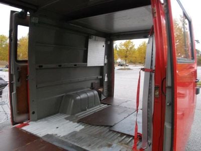 Gebraucht Mercedes T1 80 PS (58 kW) 1978 Rot Van