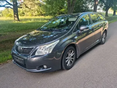 Gebraucht Toyota Avensis Executive 147 PS (108 kW) 2011 Grau Kombi