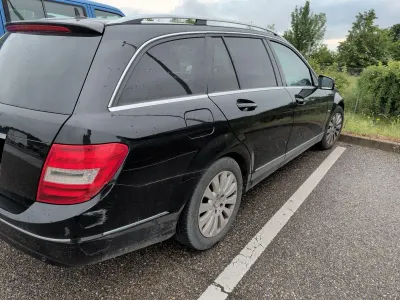 Gebraucht Mercedes C220 Avantgarde 170 PS (125 kW) 2011 Schwarz Limousine