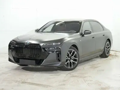 Gebraucht BMW i7 M Sport 400 kW (544 PS) 2022 Grau Limousine
