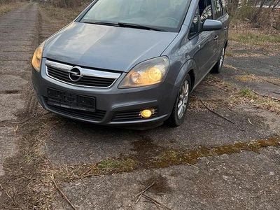 Usata Opel Zafira 120 CV (88 kW) 2005 Andere farben Monovolume