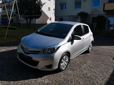 Gebraucht Toyota Yaris Multidrive S 99 PS (72 kW) 2012 Silber Kleinwagen