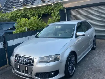 Gebraucht Audi S3 Sportback Basis 265 PS (194 kW) 2008 Silber Kleinwagen
