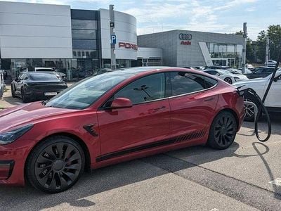 Rot Gebraucht 2021 Tesla Model 3 Performance Limousine | 25.400 € (Fairer Preis)