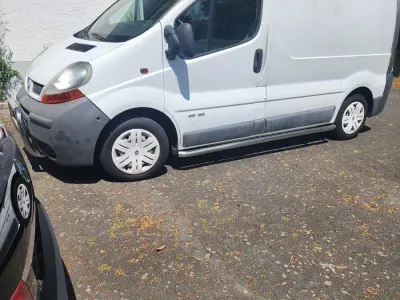 Gebraucht Renault Traffic 101 PS (74 kW) 2004 Weiß Van / Kleinbus