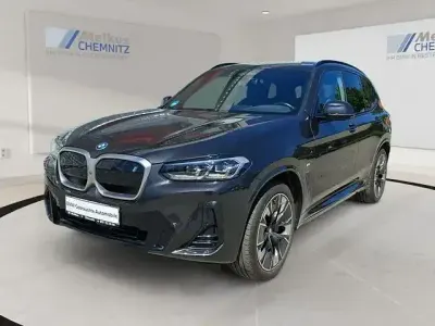 Gebraucht BMW iX3 M Sport 210 kW (286 PS) 2023 Sophistograu brilliant SUV