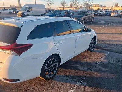 Toyota Auris Hybrid