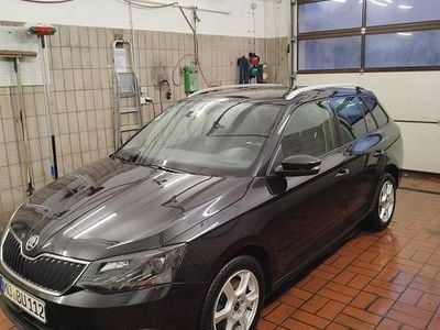 Schwarz Gebraucht 2015 Skoda Fabia Style Kombi | 9.400 € (Fairer Preis)