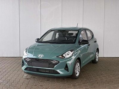 Neu Hyundai i10 63 PS (46 kW) 2026 Mangrove green Kleinwagen