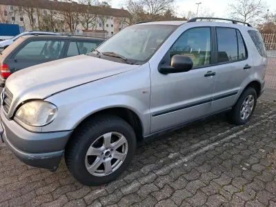 Gebraucht Mercedes ML320 218 PS (160 kW) 1999 Silber SUV