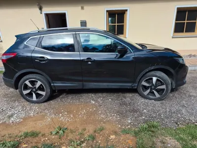 Gebraucht Nissan Qashqai N-Connecta 131 PS (96 kW) 2016 Schwarz SUV
