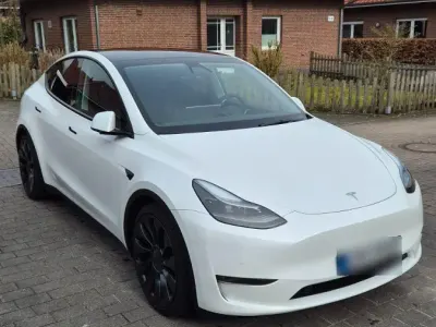 Käytetty Tesla Model Y Performance 392 kW (534 HP) 2022 Valkoinen Katumaasturi