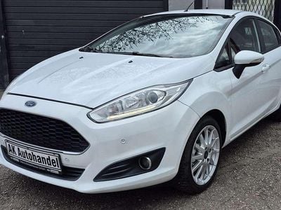 Gebraucht Ford Fiesta Celebration 95 PS (69 kW) 2016 Weiß Limousine