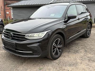 Schwarz Gebraucht 2023 VW Tiguan Business SUV | 28.330 € (Fairer Preis)
