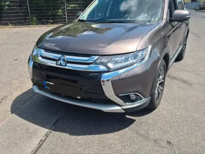 Gebraucht Mitsubishi Outlander 150 PS (110 kW) 2018 Braun SUV