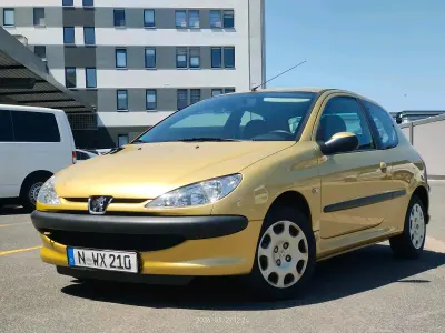 Używany Peugeot 206 80 KM (58 kW) 2008 Złoty Hatchback