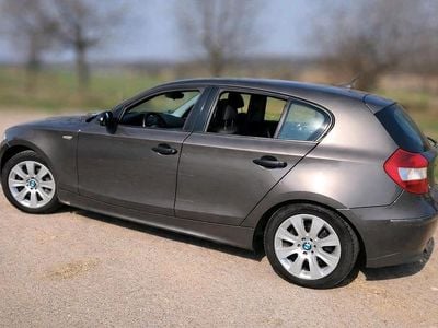 Gebraucht BMW 118 130 PS (95 kW) 2006 Braun Kleinwagen