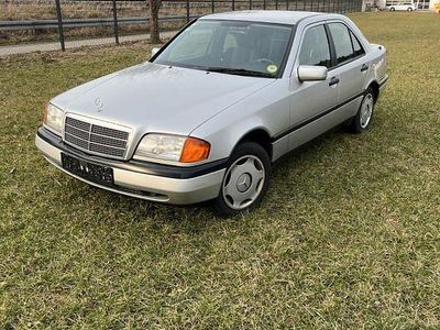 Gebraucht Mercedes C180 Classic 122 PS (89 kW) 1995 Silber Limousine