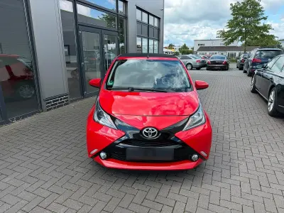 Gebraucht Toyota Aygo 70 PS (51 kW) 2015 Rot Kleinwagen
