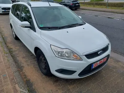Gebraucht Ford Focus 109 PS (80 kW) 2010 Weiß Limousine