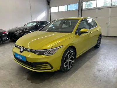 Gebraucht VW Golf VIII Life 150 PS (110 kW) 2020 Gelb Limousine