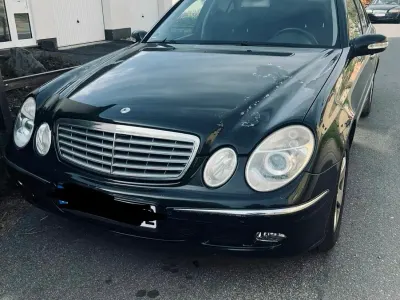 Gebraucht Mercedes E240 177 PS (130 kW) 2003 Schwarz Limousine