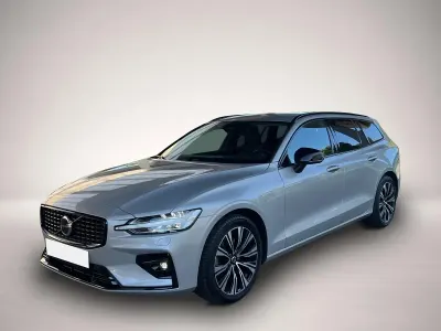 Gebraucht Volvo V60 Plus 197 PS (144 kW) 2024 Manufacturer Kombi