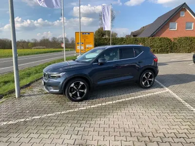 Gebraucht Volvo XC40 Inscription 150 PS (110 kW) 2020 Blau SUV