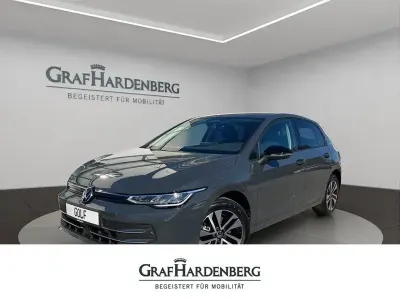 Neu VW Golf VIII Life 116 PS (85 kW) 2026 Uranograu Limousine