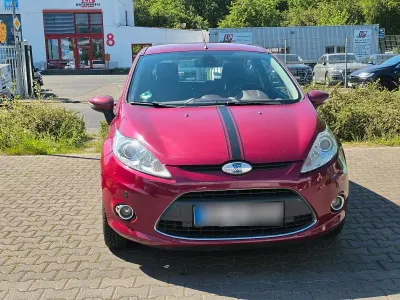 Gebraucht Ford Fiesta 82 PS (60 kW) 2009 Rot Coupé
