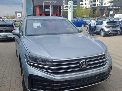 Silber Neu 2025 VW Touareg Elegance SUV | 61.500 €