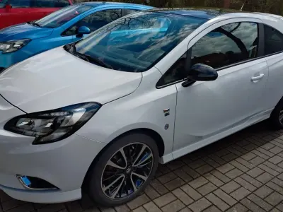 Gebraucht Opel Corsa Color Edition 101 PS (74 kW) 2015 Weiß Kleinwagen