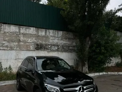 Gebraucht Mercedes GLC350 320 PS (235 kW) 2016 Schwarz SUV