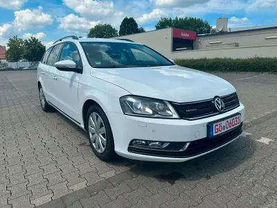 Gebraucht VW Passat Trendline 105 PS (77 kW) 2011 Weiß Kombi