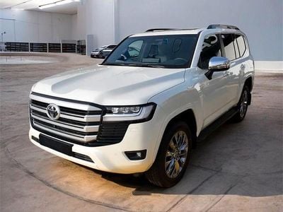 Neu Toyota Land Cruiser 415 PS (305 kW) 2026 Weiß SUV