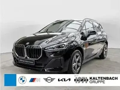 Neu BMW 218 Active Tourer 136 PS (100 kW) 2026 Schwarz (schwarz / schwarz ii) Van / Kleinbus