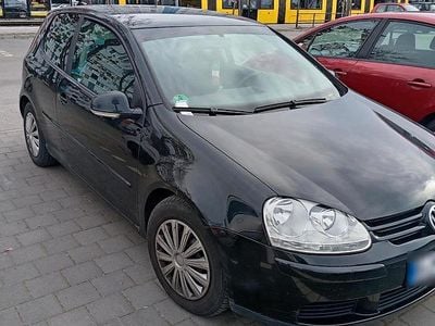 Second-hand VW Golf 136 CP (100 kW) 2005 Negru Coupe