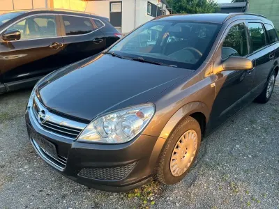 Gebraucht Opel Astra Selection 116 PS (85 kW) 2009 Grau Limousine
