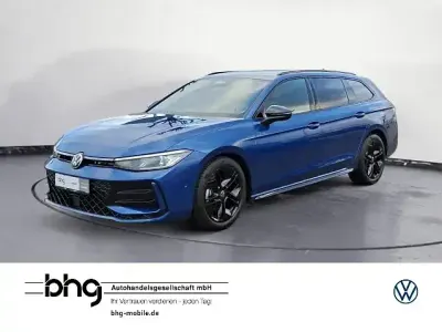 Second-hand VW Passat R-line 150 CP (110 kW) 2025 Albastru Break