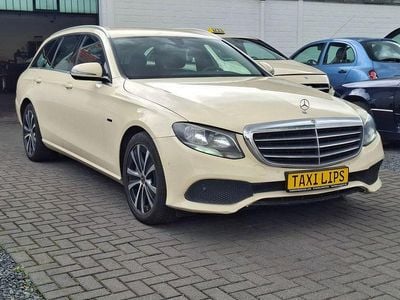 Hellelfenbein unilack Gebraucht 2019 Mercedes E300 Limousine | 9.950 €