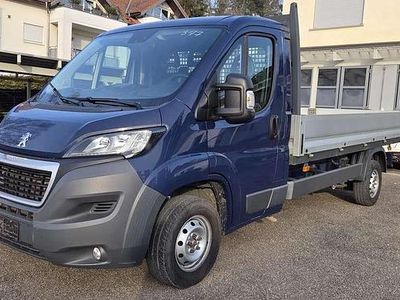 Gebraucht Peugeot Boxer 131 PS (96 kW) 2017 Farbe blau imperial/deckende Van