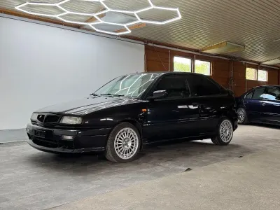 Usata Lancia Delta 193 CV (141 kW) 1998 Nero Utilitaria