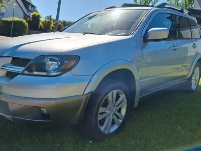 Begagnad Mitsubishi Outlander Top 160 HK (117 kW) 2005 Silver SUV